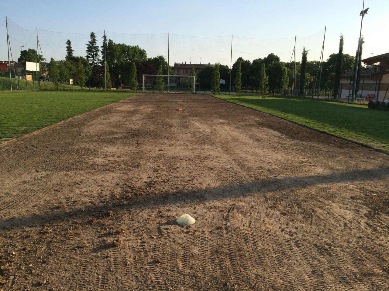 Scorticamento campo da calcio A7 di Monterotondo